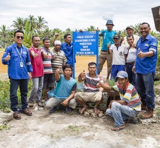 Farmer groups in the field of fisheries development programs , Pardamean Nainggolan and Pardomuan Nainggolan Village